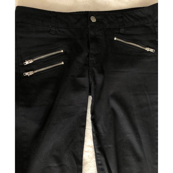 Forever 21 Black Skinny Jeans with Silver Zippers - Picture 7 of 11